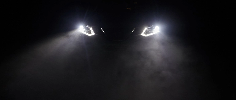 Nighttime Driving Techniques - Managing glare and headlights Nighttime Driving Techniques - Managing glare and headlights