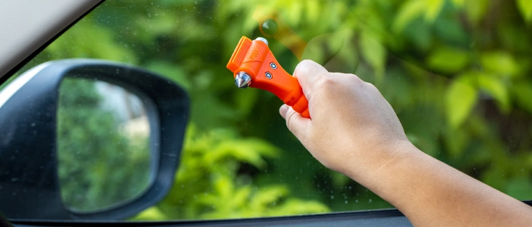 Seatbelt cutter Seatbelt cutter